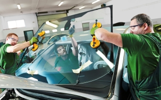 How to replace a windscreen