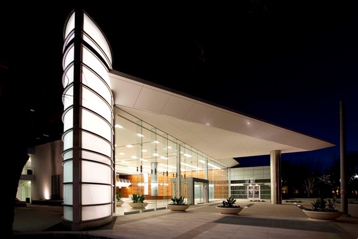 W&W One Mckinney Plaza